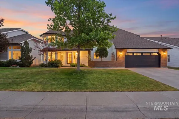387 E Fairbrook Dr, Boise, ID 83706
