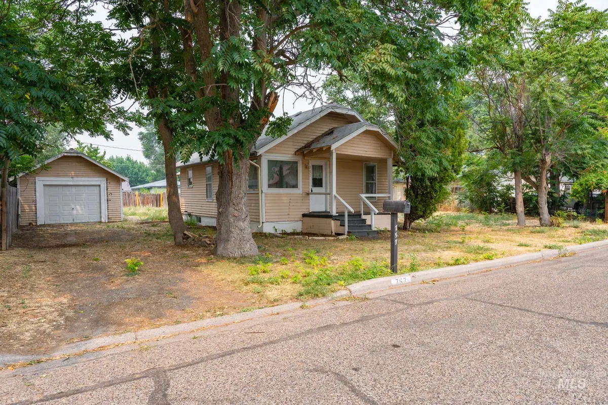 757 NW 2nd St, Ontario, OR 97914 - #1