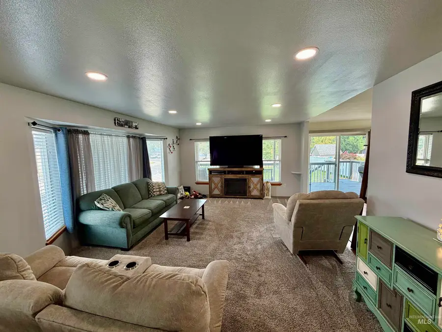 1936 Birch Ave, Lewiston, ID 83501 - #2