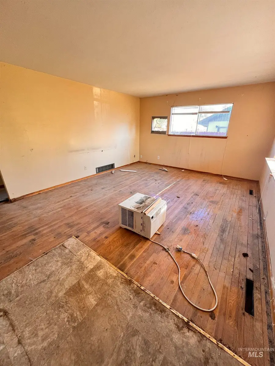 1065 Gridley Dr., Mountain Home, ID 83647 - #3