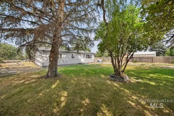 110 Park St N, Hazelton, ID 83335