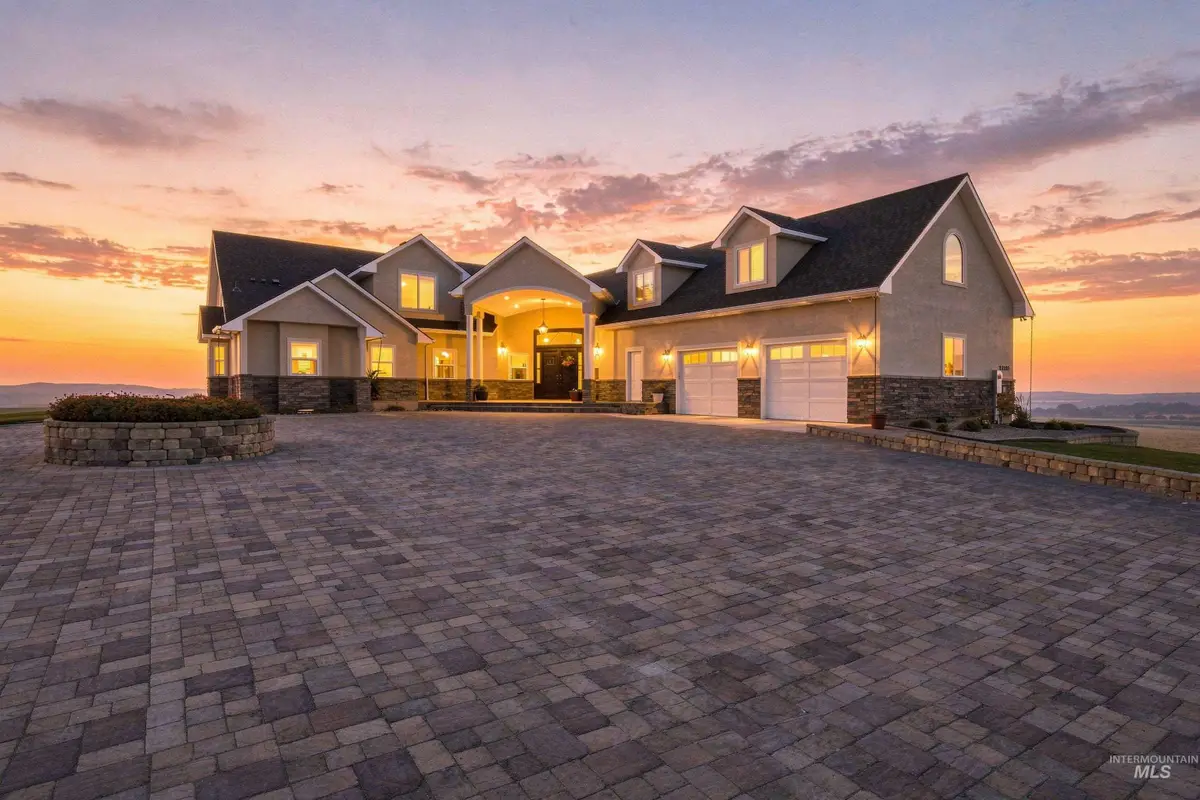 23250 Graphic Ln, Wilder, ID 83676 - #1