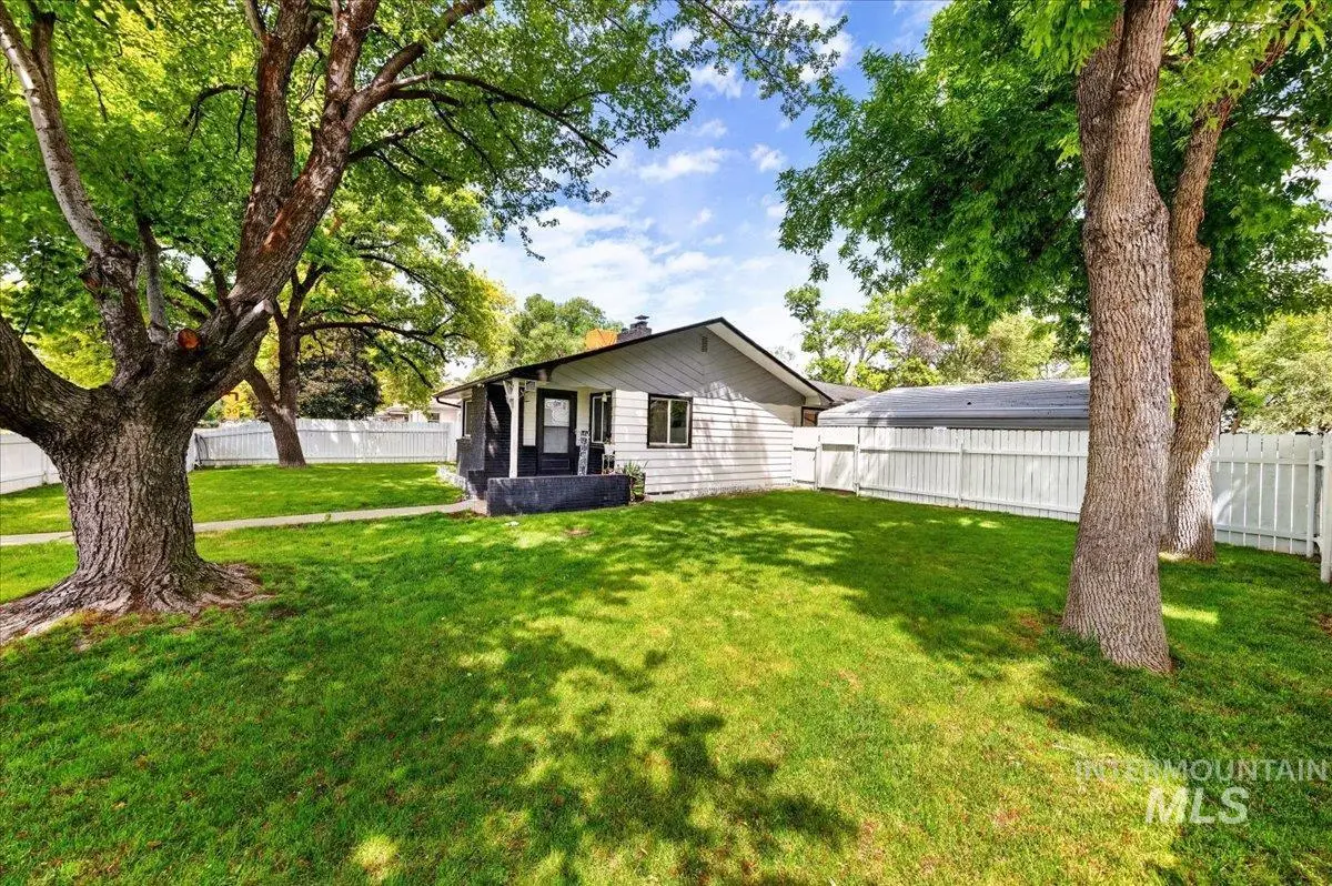 1220 E Amity Ave, Nampa, ID 83686 - #1