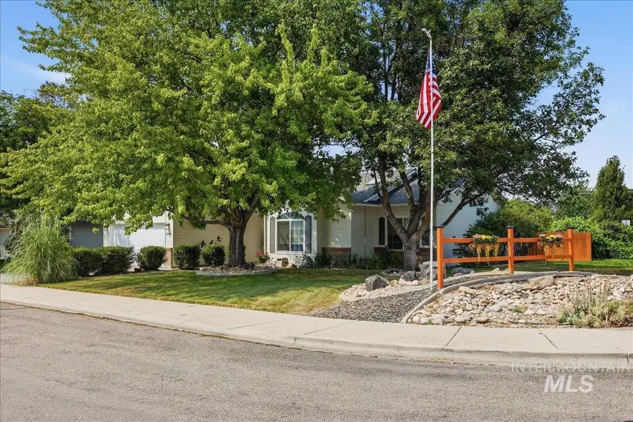 2560 W Leonard St, Meridian, ID 83642 - #3
