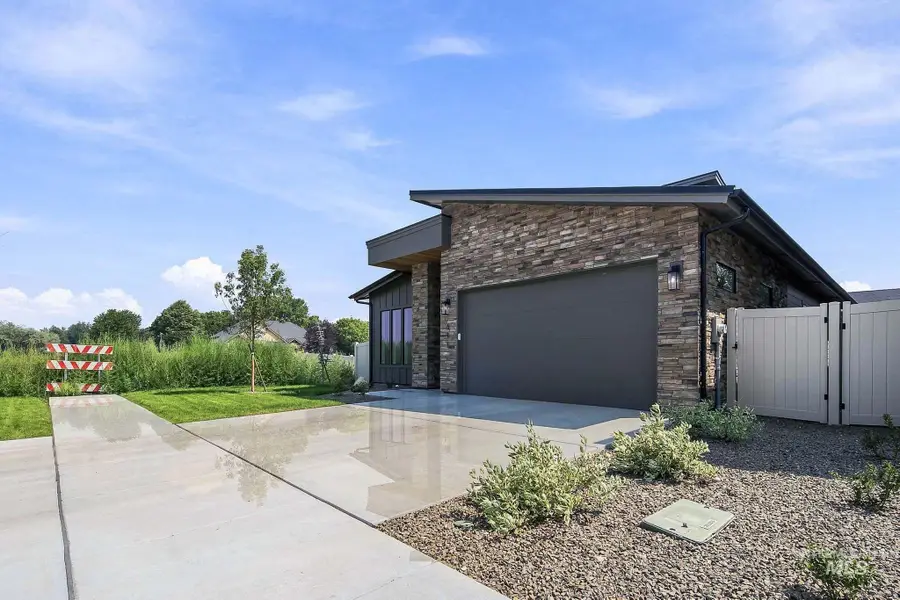 611 W Wrangler, Meridian, ID 83646 - #3