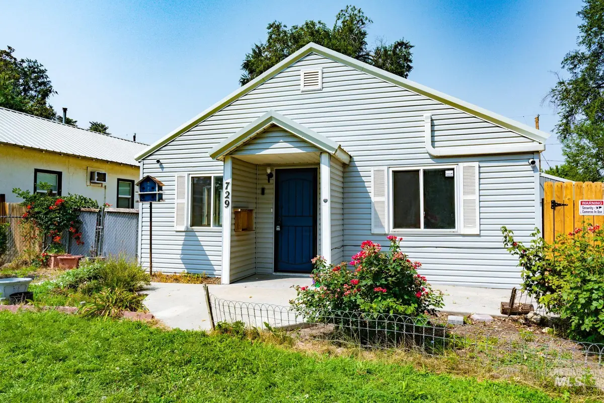 729 NW 2nd St, Ontario, OR 97914 - #1