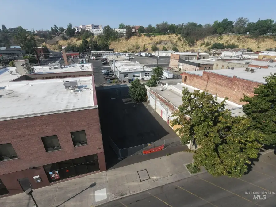 858 Main St, Lewiston, ID 83501 - #3
