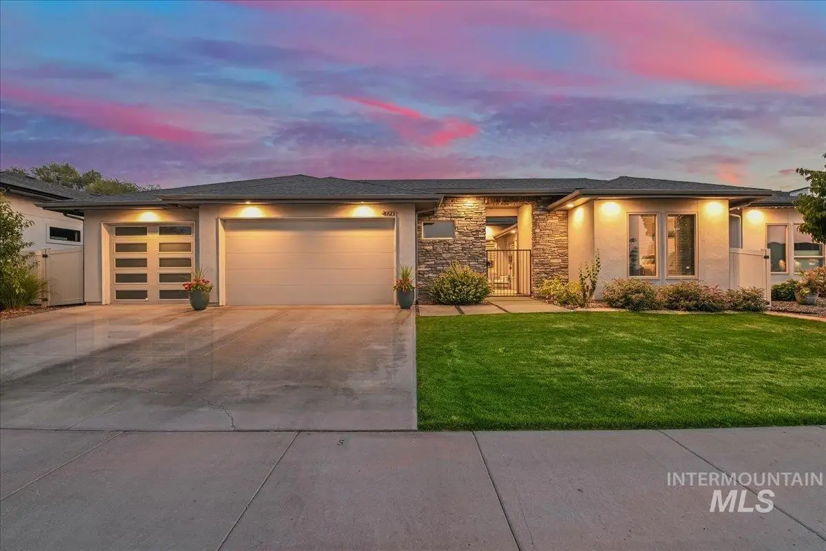 4601 E Copper Point Dr, Meridian, ID 83642 - #1