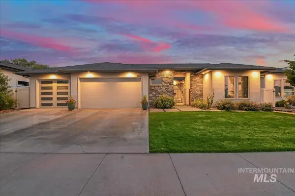 4601 E Copper Point Dr, Meridian, ID 83642