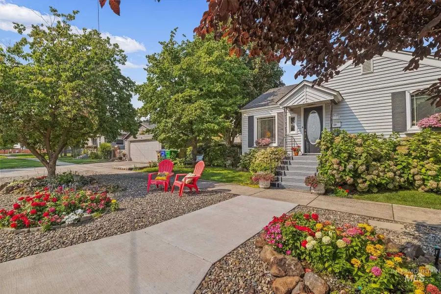 818 11th St, Lewiston, ID 83501 - #2