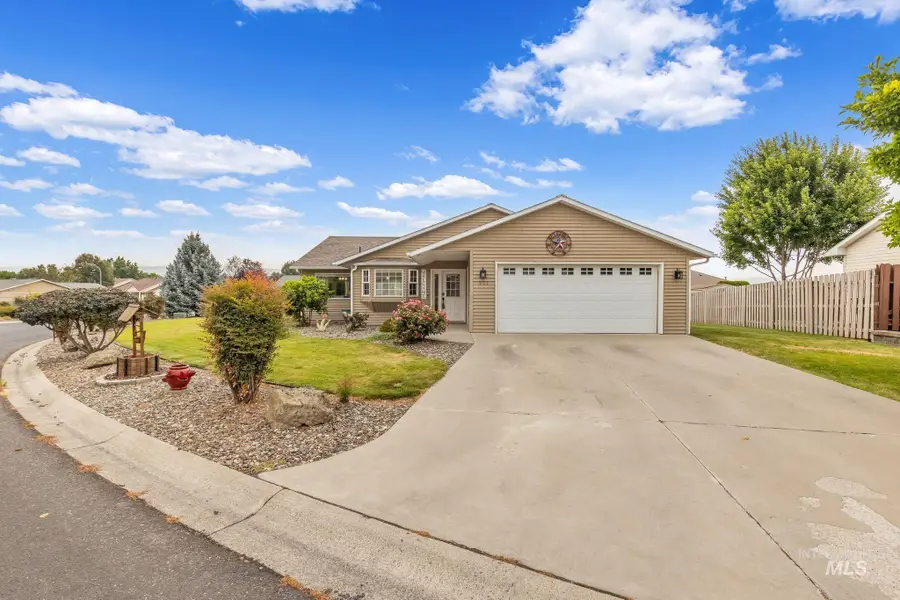 907 Magnolia St, Lewiston, ID 83501 - #3