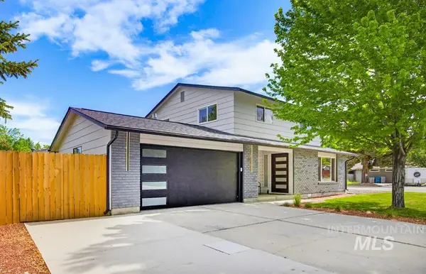 670 S Berwick Dr, Boise, ID 83706