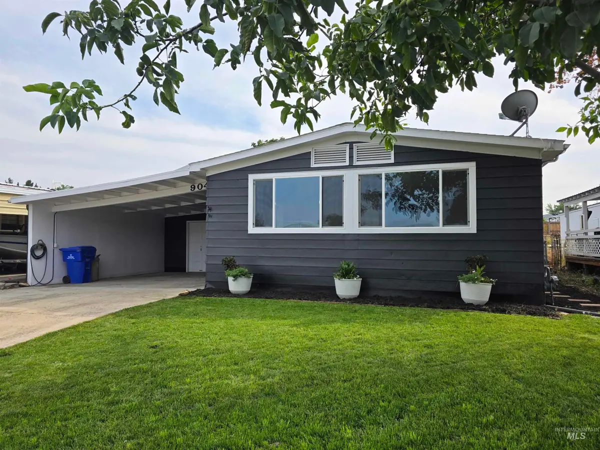 904 Hawthorne St, Lewiston, ID 83501 - #1
