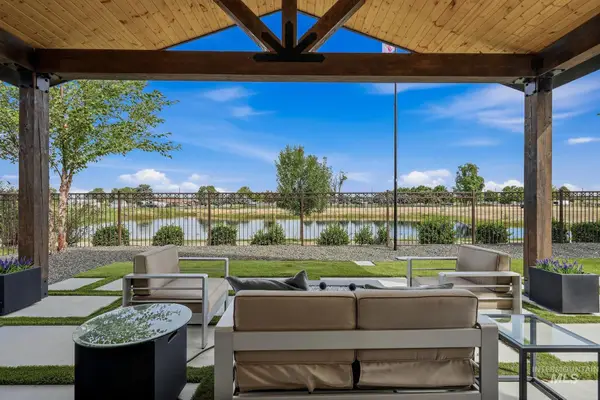 7706 W Meltwater Ln, Eagle, ID 83616