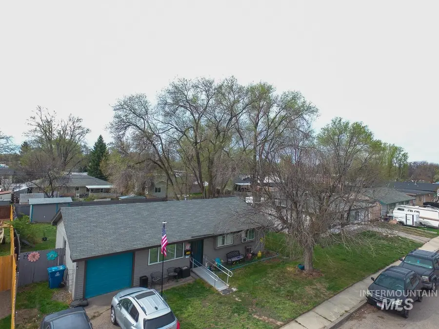 1045 E 16th N, Mountain Home, ID 83647 - #2