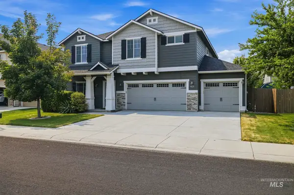 401 E Joshua Tree Dr, Meridian, ID 83646