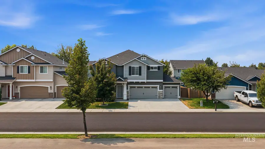 401 E Joshua Tree Dr, Meridian, ID 83646 - #3