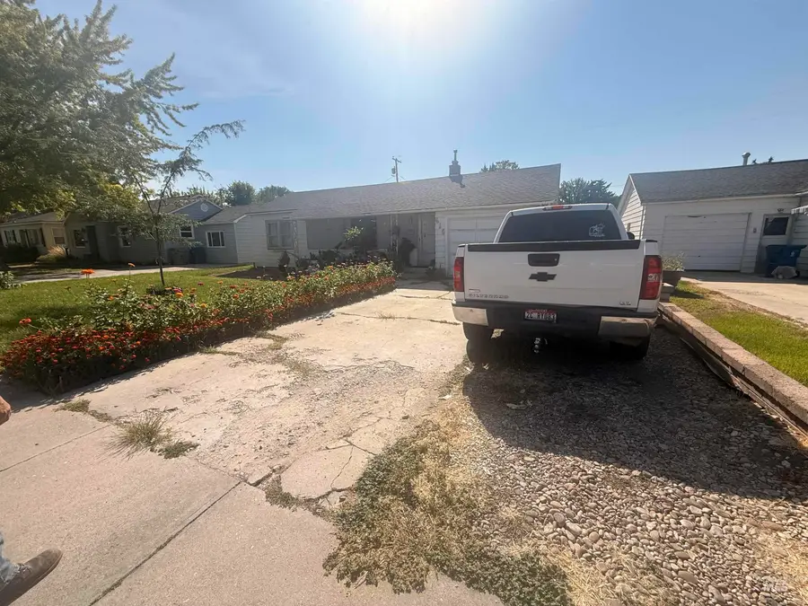 615 S Pine St, Nampa, ID 83686 - #3