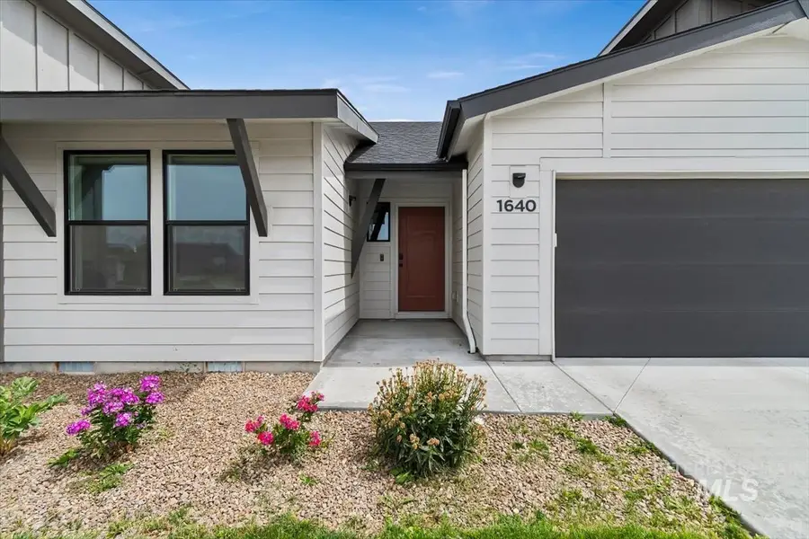 1640 SW Accipiter Pl, Mountain Home, ID 83647 - #3