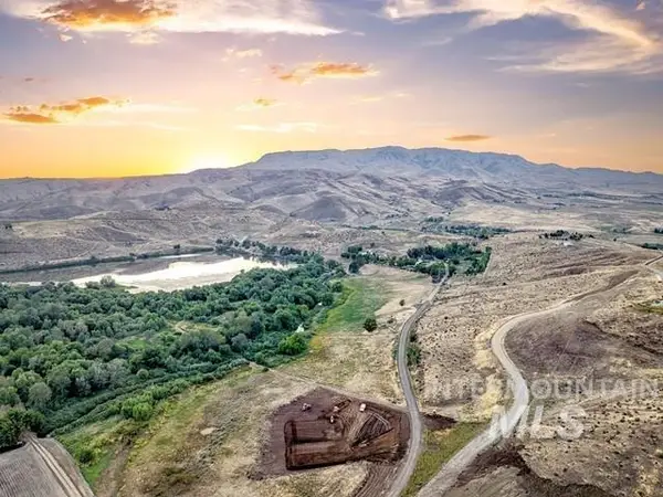 8755 Lagoon Lane, Emmett, ID 83617