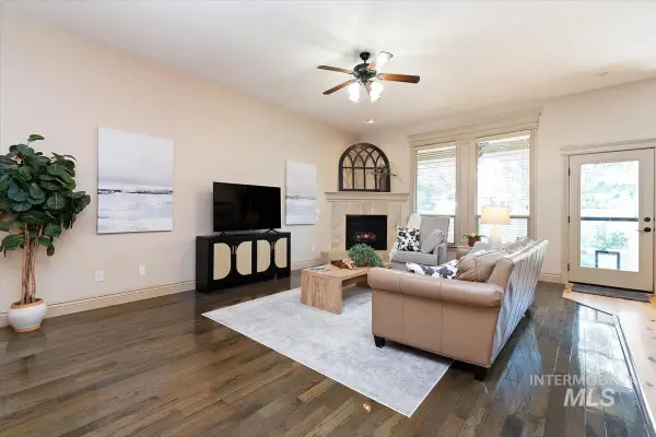 3889 S Lamone Way, Meridian, ID 83642