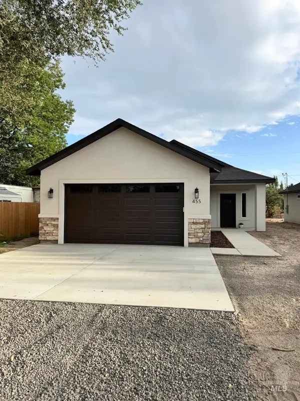 455 E C Avenue, Wendell, ID 83355