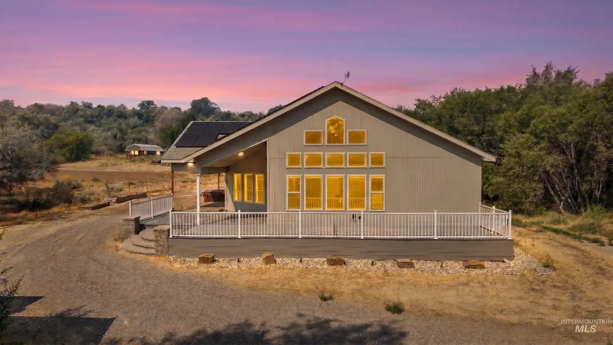 4301 Carter Pack Rd, Buhl, ID 83316 - #1