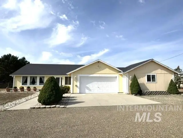 2621 NW Doris Dr, Mountain Home, ID 83647 - #2