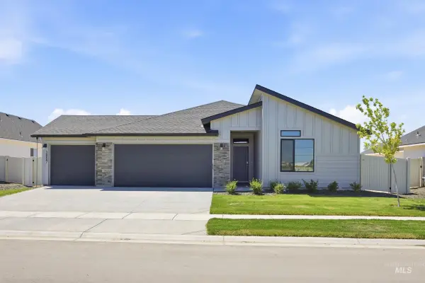 2183 N 8th E St, Mountain Home, ID 83647