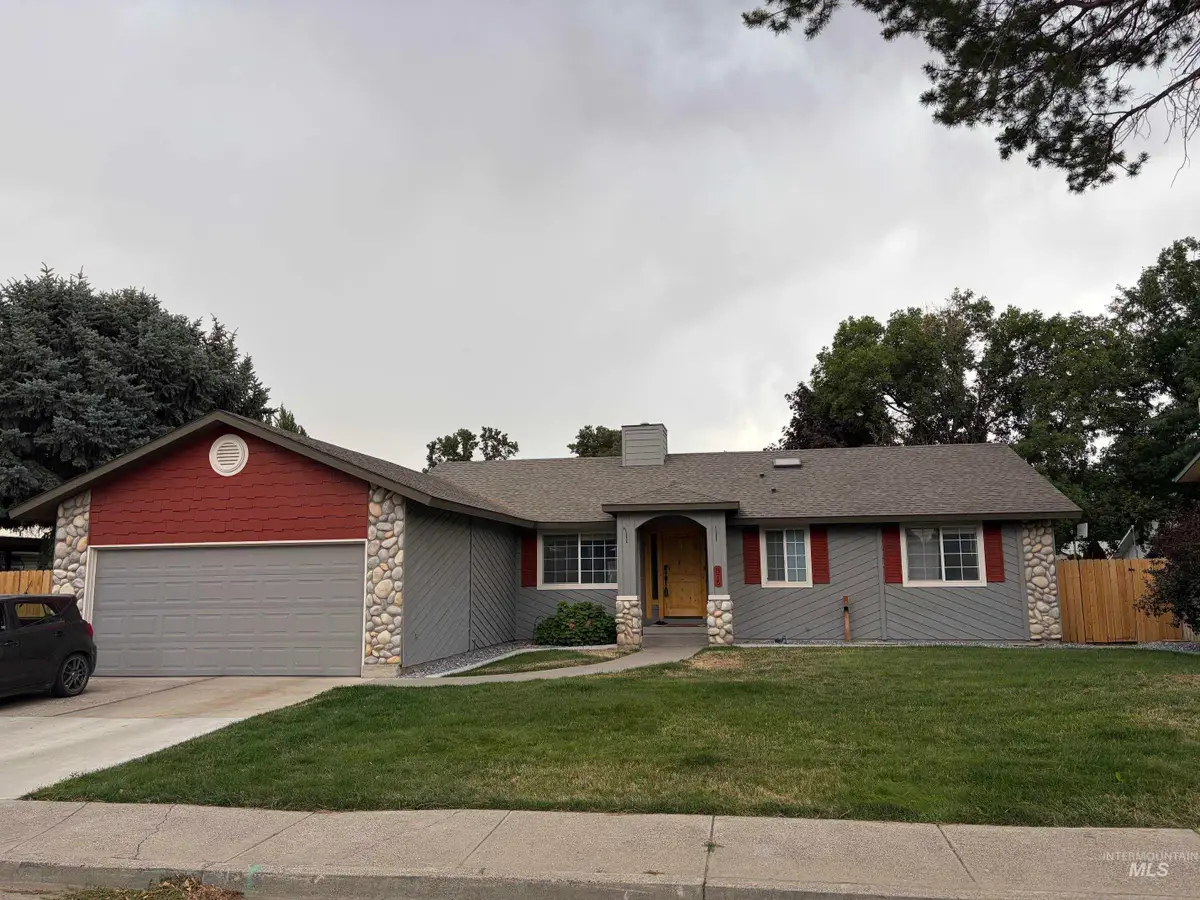 875 Terrell Dr, Mountain Home, ID 83647 - #1