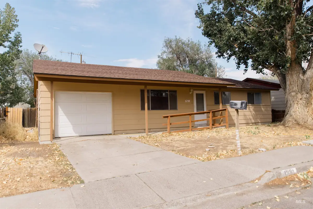 1230 E 17 N, Mountain Home, ID 83647 - #1