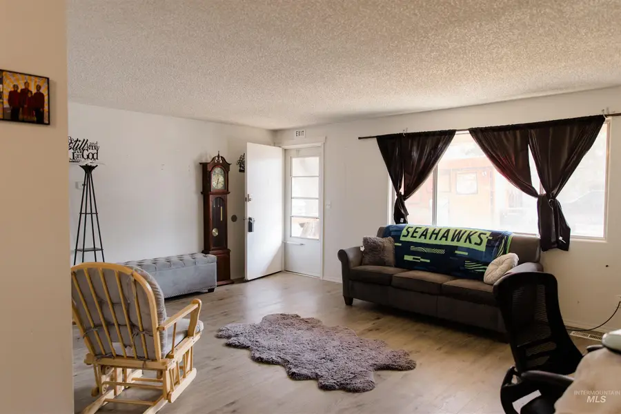 1230 E 17 N, Mountain Home, ID 83647 - #2