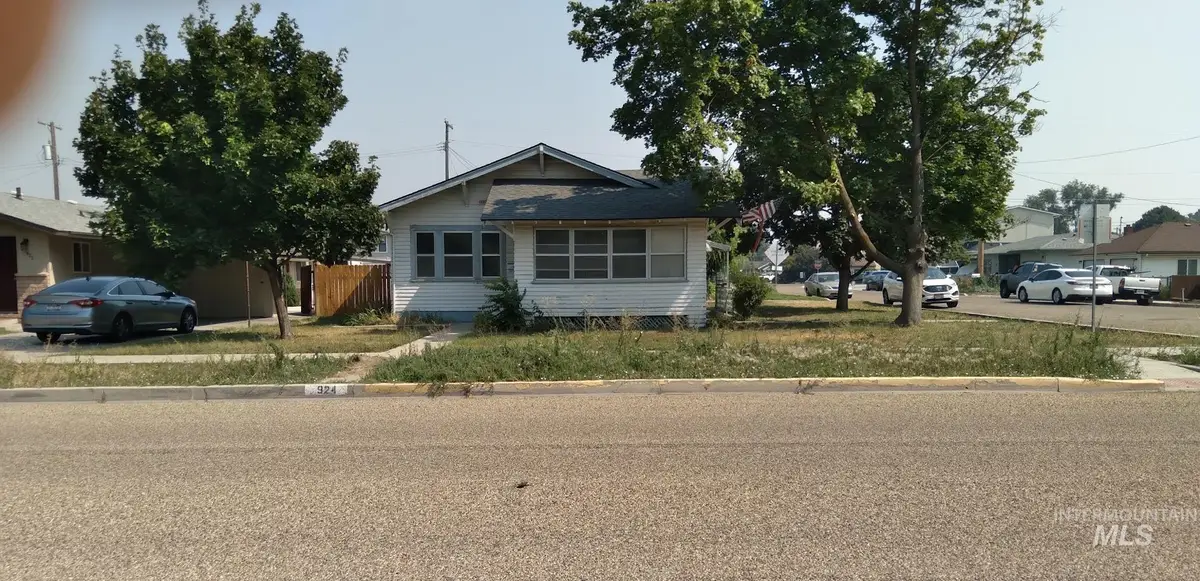 924 11th Ave S, Nampa, ID 83651 - #1