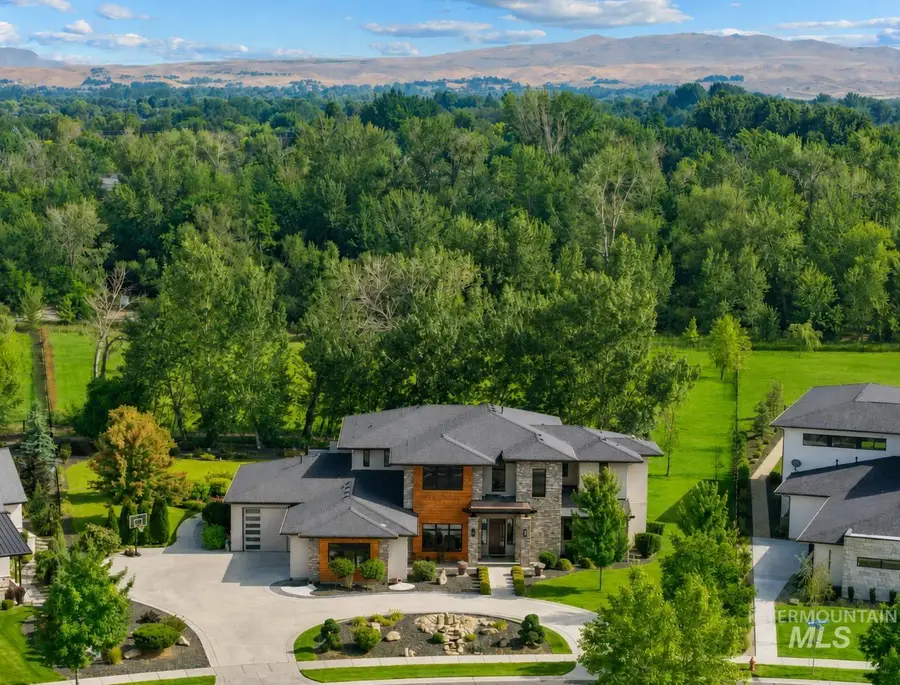573 S Brentbrook Lane, Eagle, ID 83616 - #3