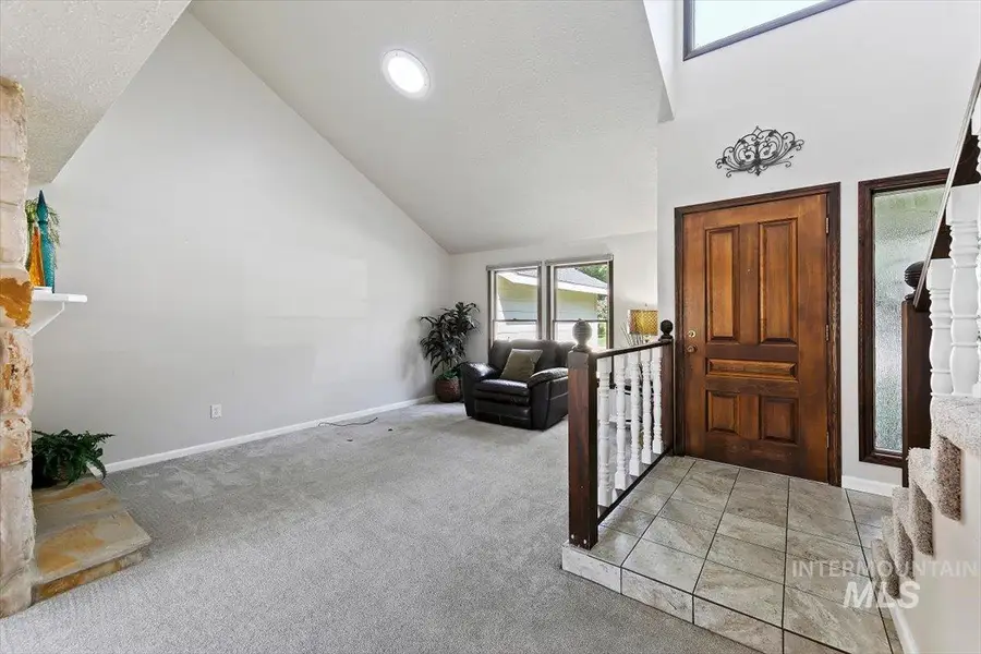 385 W Charlwood Ct, Boise, ID 83706 - #2