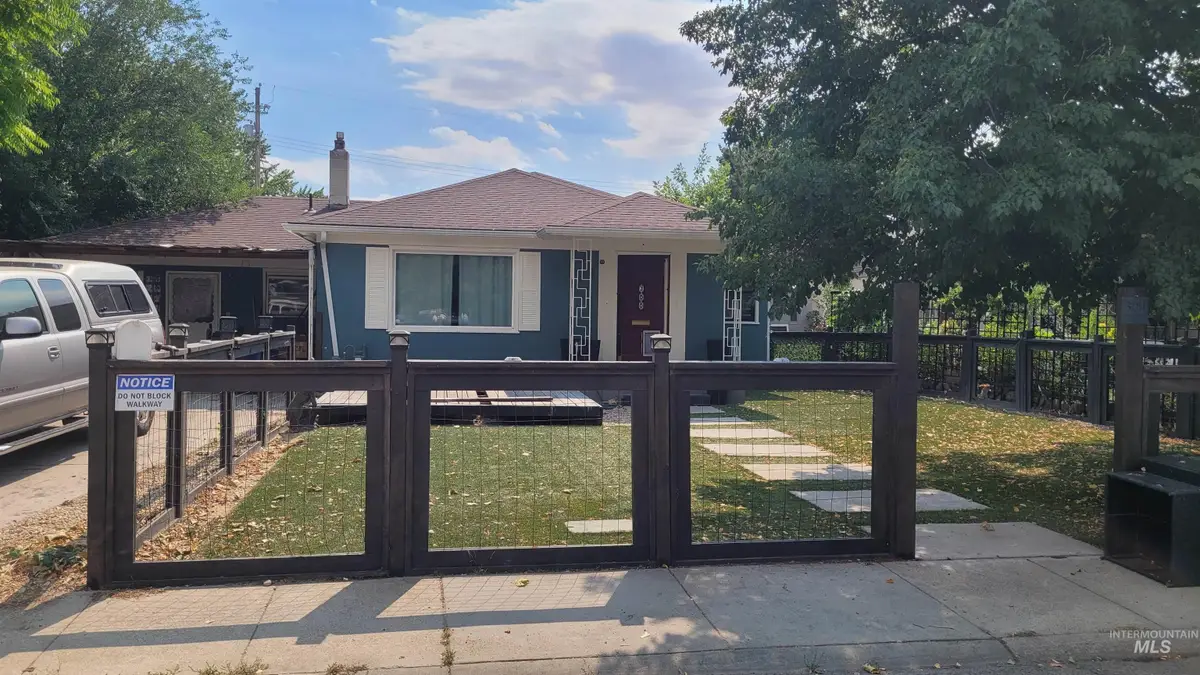 300 N Hot Springs St, Boise, ID 83712 - #1