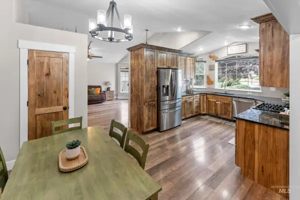 1074 N Clara Ave, Meridian, ID 83642