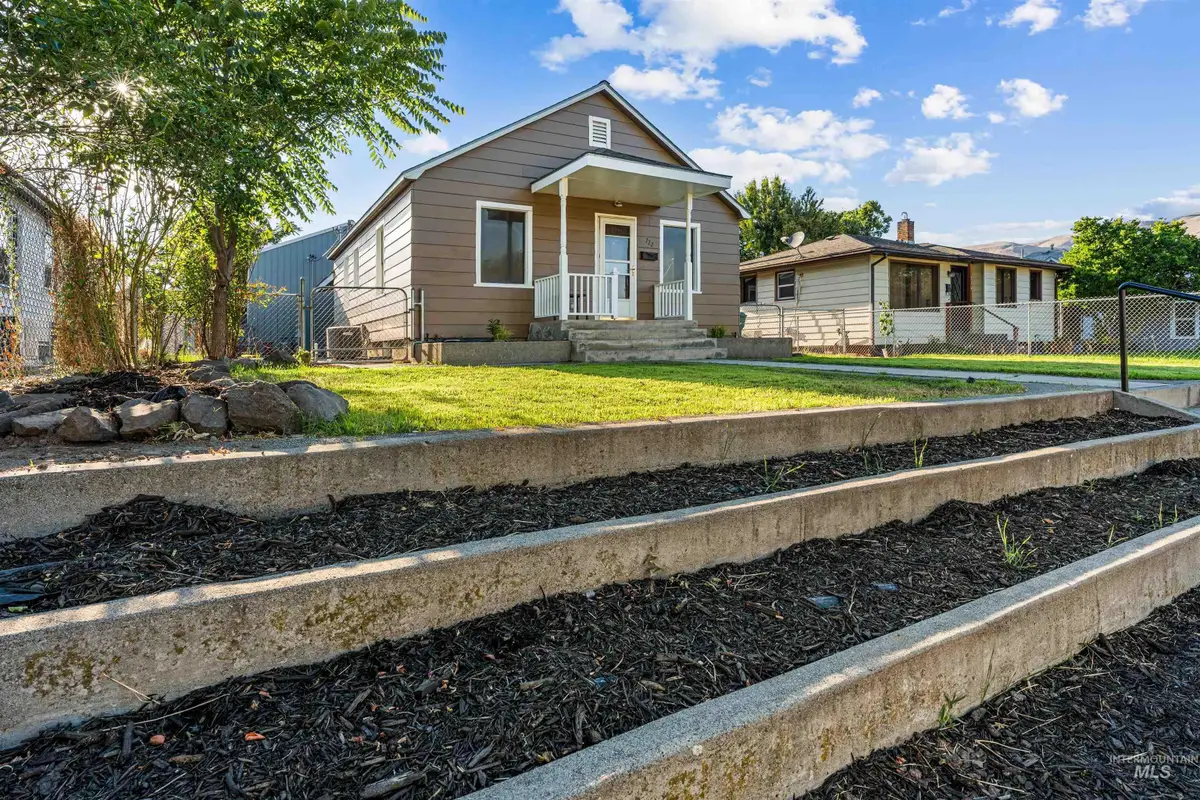 722 3rd St, Clarkston, WA 99403 - #1