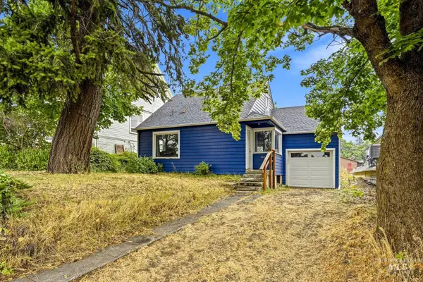 512 N Main St, Moscow, ID 83843