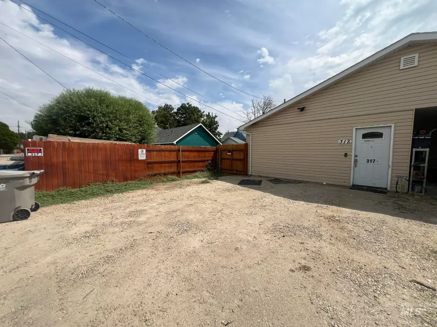 317 15th Ave N, Nampa, ID 83687 - #3
