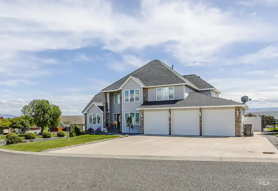 3535 Quailridge Dr, Clarkston, WA 99403 - #2
