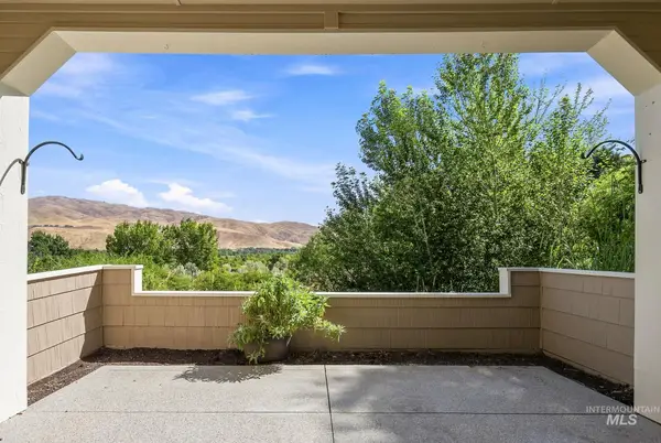 5170 S Surprise Way #104, Boise, ID 83716