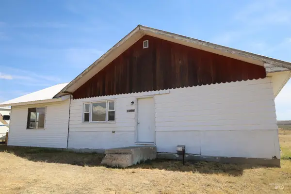 1674 Little Wood Reservoir Road, Carey, ID 83320