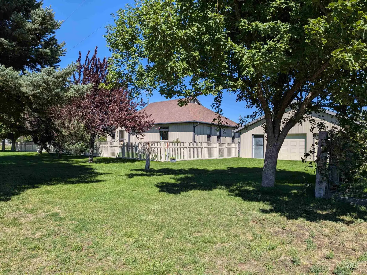 612 N Rail St West, Shoshone, ID 83352 - #1