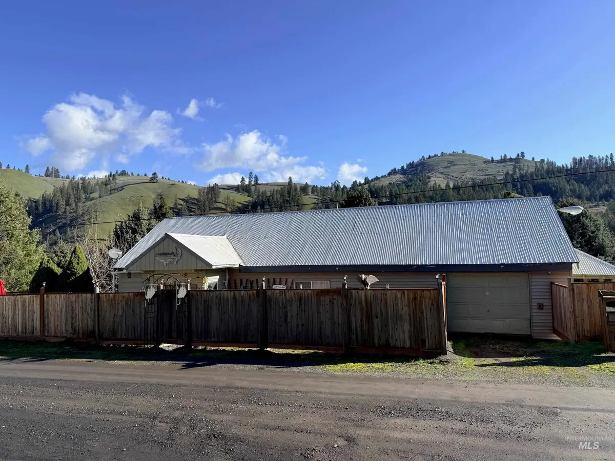 335 N Pine St, Peck, ID 83545 - #1