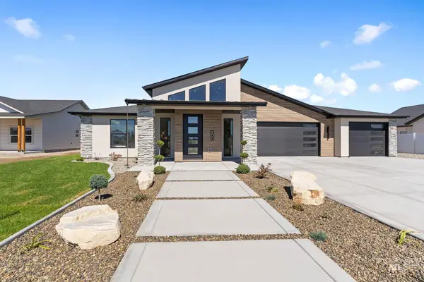 800 Clear Springs St, Burley, ID 83318
