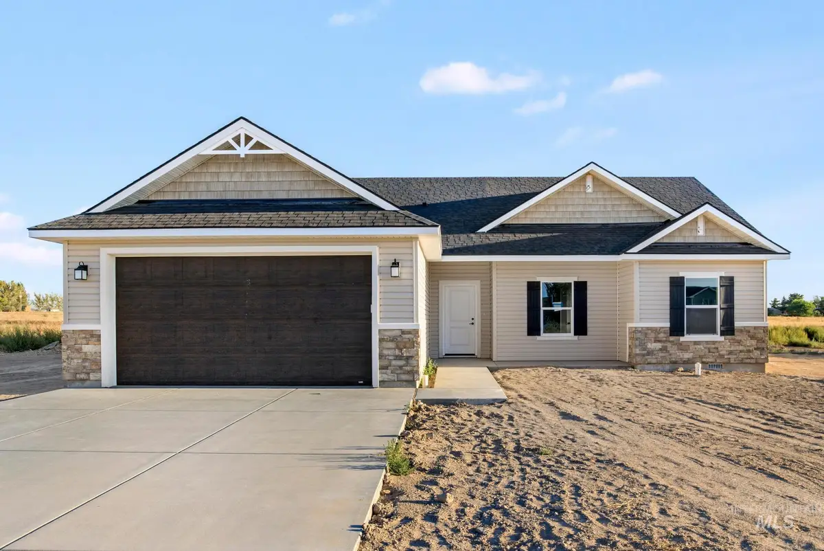 290 Locust St, Hazelton, ID 83335 - #1
