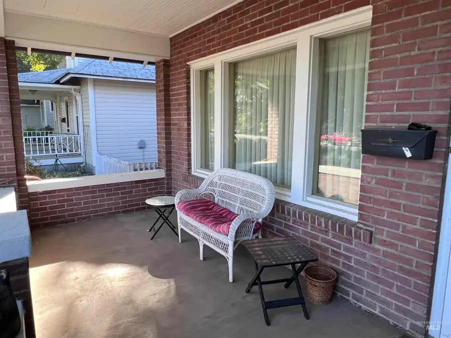 401 E Main St, Jerome, ID 83338 - #3