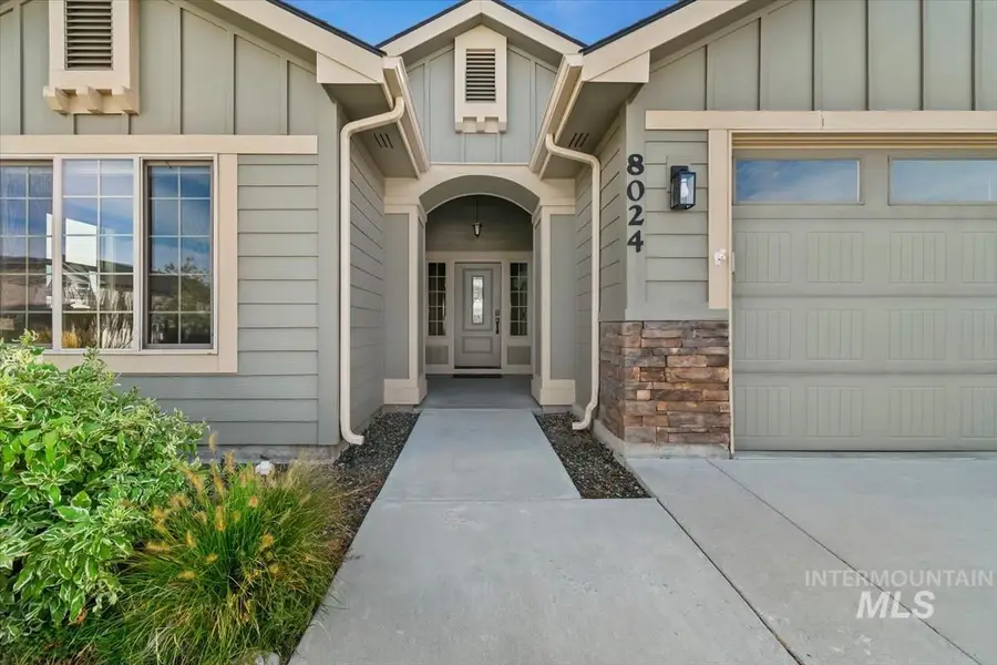 8024 S Red Cliff Ave, Boise, ID 83716 - #2