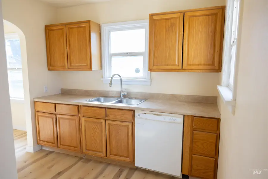 830 Broadway Ave N, Buhl, ID 83316 - #2